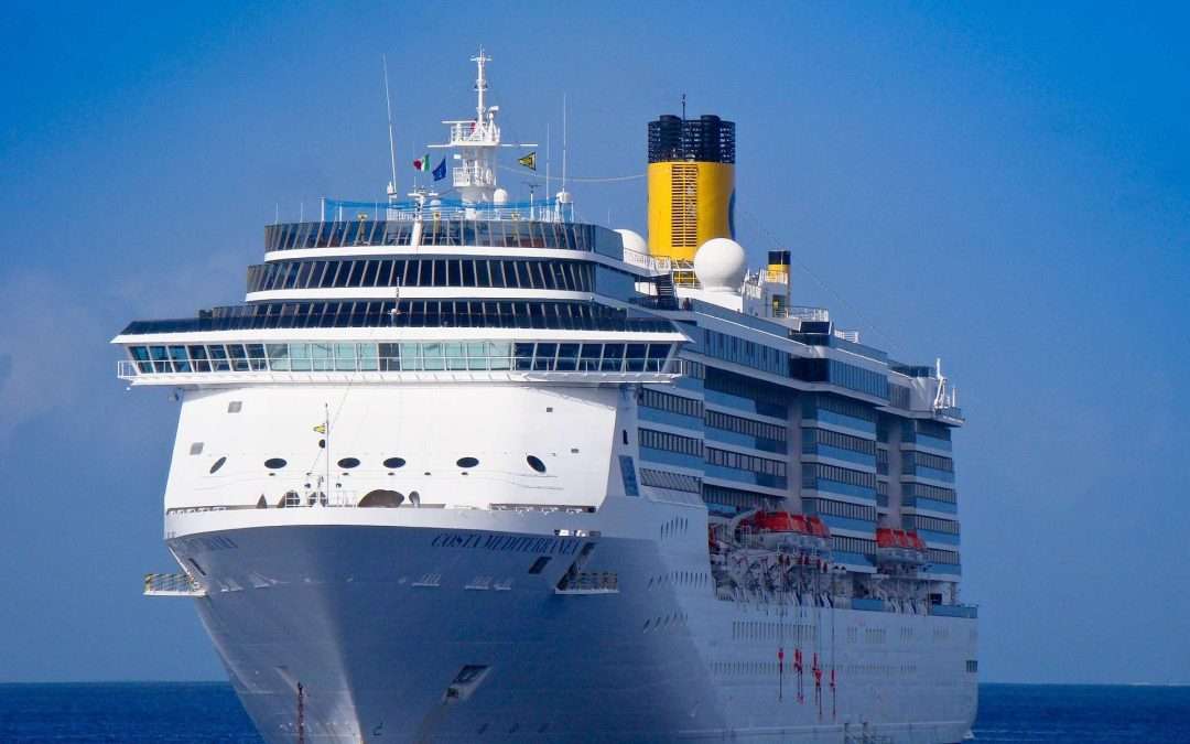 Cruise Ship coming to port