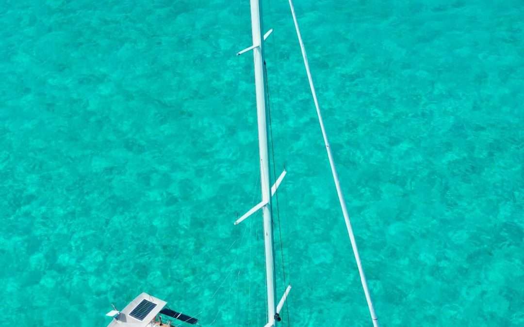 Sail boat on turquise water